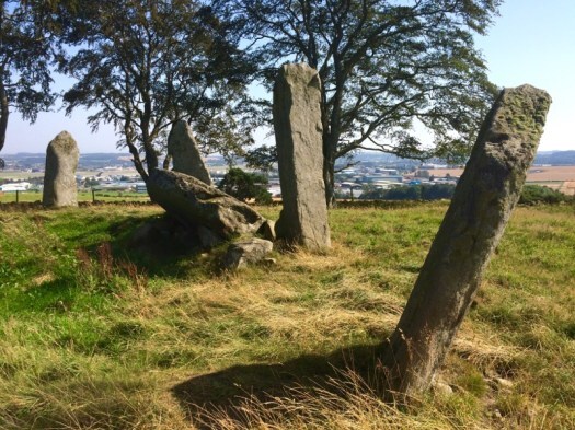 Leaning stones at Tyrebagger