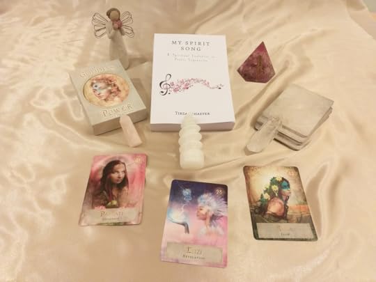 This week's oracle card reading by Tirza Schaefer