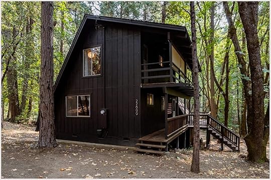 External photo of one of the best airbnb yosemite rentals