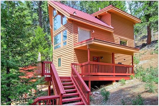 External photo of one of the best airbnb yosemite rentals
