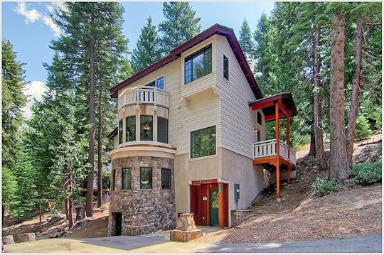 External photo of one of the best airbnb yosemite rentals