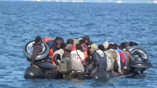 Migrants-tyres-channel_5468737