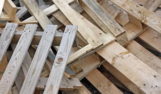 How Pallet Recycling Saves Your Business Money