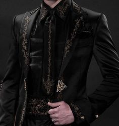 This contains an image of: {{ pinTitle }}