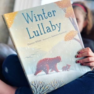 https://thebabybookwormblog.wordpress.com/2021/12/06/winter-lullaby-dianne-white/