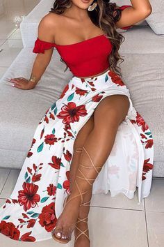 Product Name Green Sweet Print Split Joint Off the Shoulder Short Sleeve Two Pieces Item NO. L4915730415 Weight 0.6000 kg = 1.3228 lb = 21.1644 oz Category TWO PIECES Tag Print , Short Sleeve , Off The Shoulder , Straight , High Waist , Sweet , Short , Polyester , Regular , Two-pieces , Full Print , Split joint , Elastic Waist , Small Elastic Material Polyester Style Sweet Pattern Type Print Element Split Joint Neckline Off the Shoulder Elastic Small Elastic Sleeve Length Short Sleeve Suit Type