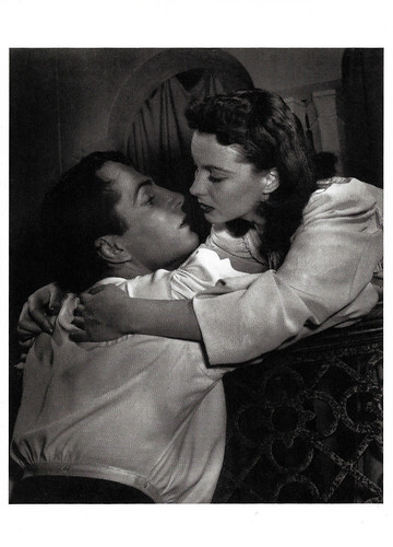 Laurence Olivier and Vivien Leigh as Romeo and Juliet