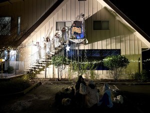 Hark! Singing angels and stunned shepherds