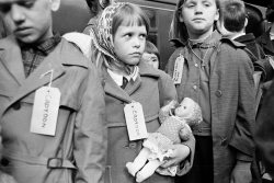 Refugee chidren WW2