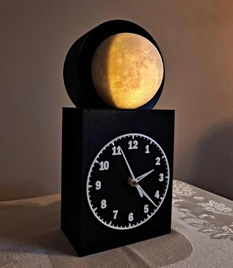 This DIY Clock Changes With The Moon Phase