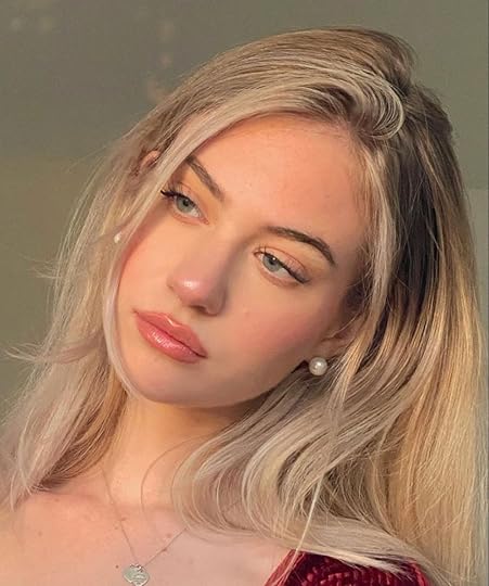 900+ Aesthetic Pictures ideas | photography poses, girl photography, insta photo ideas