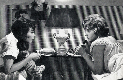 Sylva Koscina and Dorian Gray in Le sorprese dell'amore (1959)