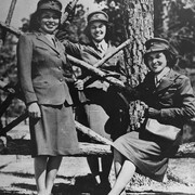 1280px-Photograph-of-Three-Marine-Corps-Women-Reservists-Camp-Lejeune-North-Carolina-10-16-1943-NARA
