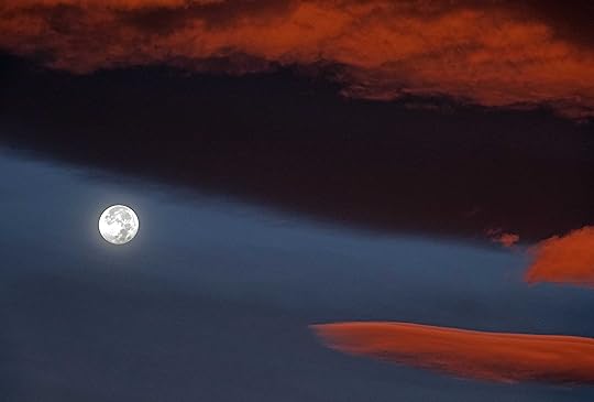 moon klwdz 17