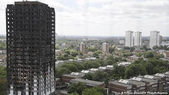 Burning effigy of Grenfell Tower draws condemnation | News | DW | 06.11.2018