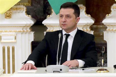 Zelensky rebukes Western 'panic' over Russia invasion fear ...