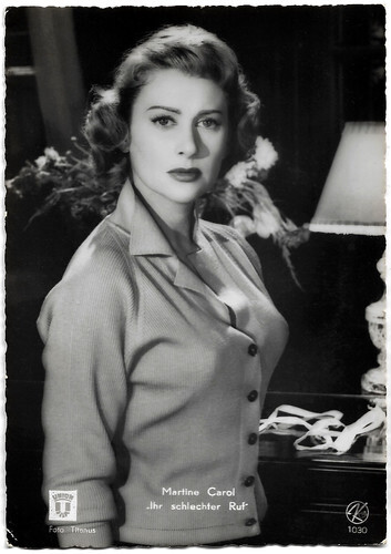 Martine Carol in Difendo il mio amore (1957)