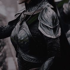 This contains an image of: 