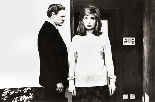 Monica Vitti and Richard Harris in Il deserto rosso (1964)