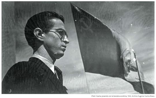 Huerta con la bandera comunista atrás