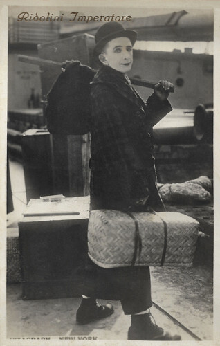 Larry Semon in A Pair of Kings (1922)