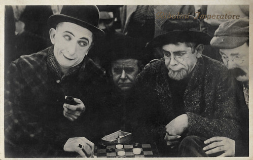 Larry Semon in A Pair of Kings (1922)