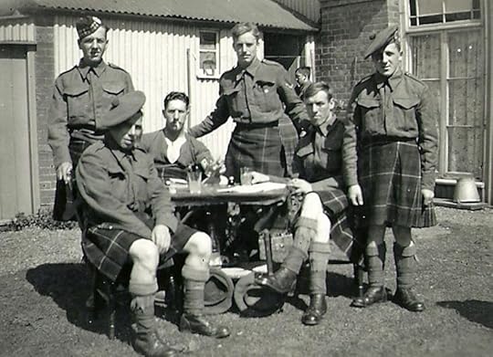queen's-own-cameron-highlanders-bawdsey-1941,-paul-howell-standing-in-the-middle.jpg