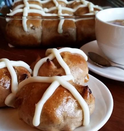 hot cross buns plate