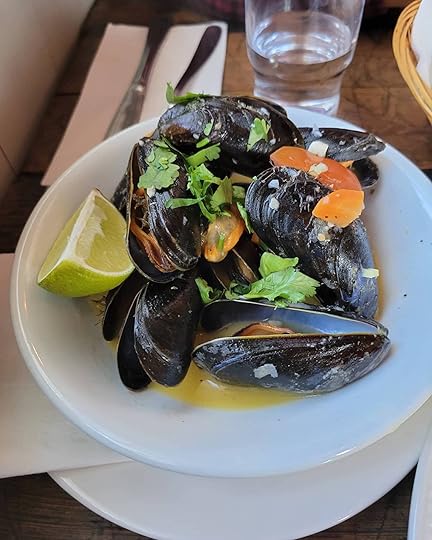 hotel-flatey-restaurant-mussels-iceland