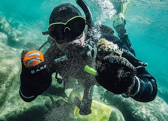 lake tahoe clean up diver with ball
