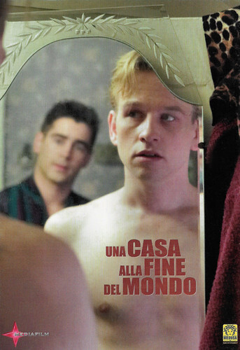 Dallas Roberts and Colin Farrell in A Home at the End of the World (2004)