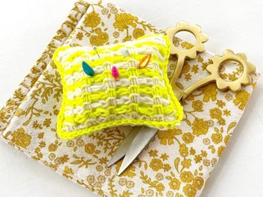 Tunisian Bamboo Stitch Pin Cushion | Free Project by Vickie Howell