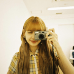 lisa blackpink yashica t4