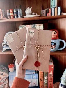 5 Perfectly Unique Gifts for Book Lovers 12