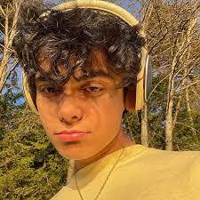 benoftheweek (TikToker) Wiki, Bio, Age, Height, Weight, Dating, Career, Net Worth, Facts - Starsgab