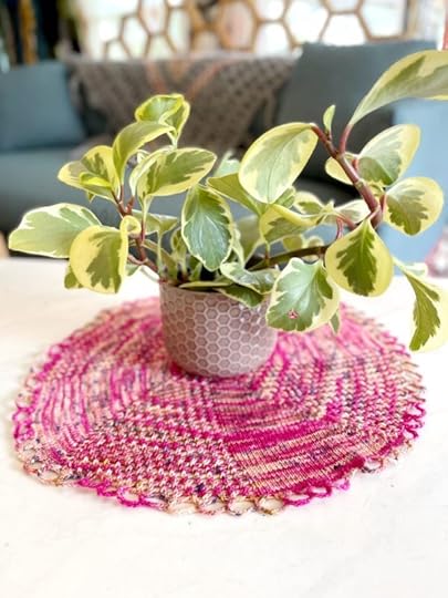Centric Table Mat by Julia Madill for YarnYAY!