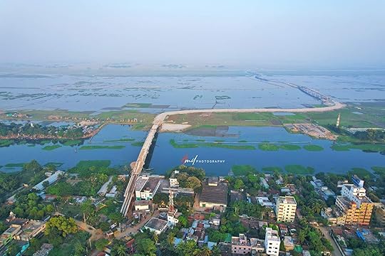 গোকর্ণঘাট থেকে দূরে তিতাসেরই আরেক রূপ। ছবিটি উপন্যাসে উল্লিখিত দুটি স্থান আনন্দবাজার ও জগৎবাজার থেকে সামান্য দক্ষিণে (২০২১)। Photo Credit: Amil Photography