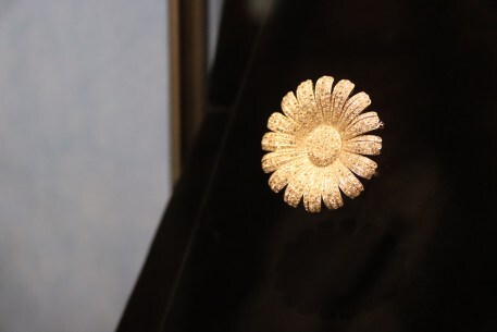 daisy brooch