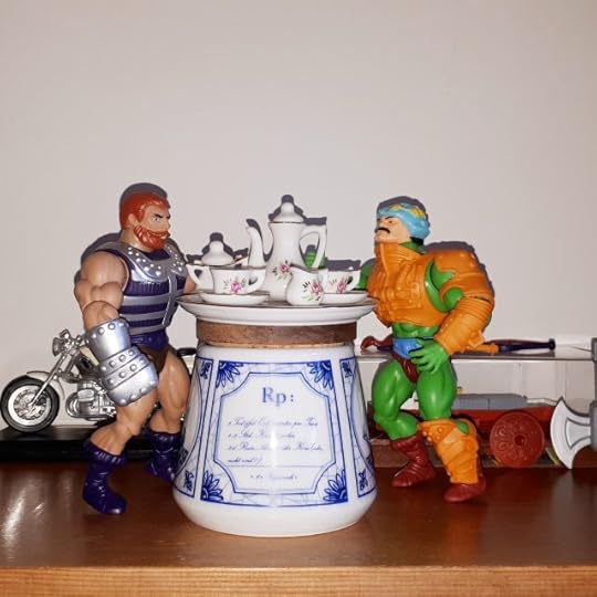 Fisto and Man-at-Arms having tea