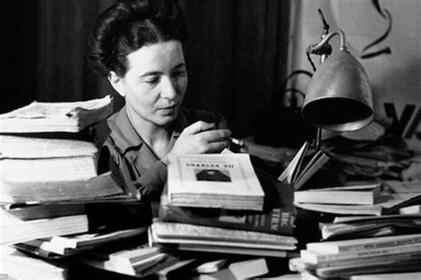 Simone de Beauvoir at work