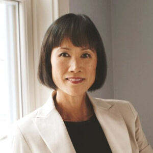 image of Tess Gerritsen who knows about outlining a novel