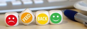 Cómo comunicar eficazmente comentarios positivos y negativos