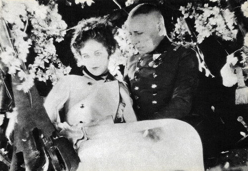 Fay Wray and Erich von Stroheim in The Wedding March (1928)