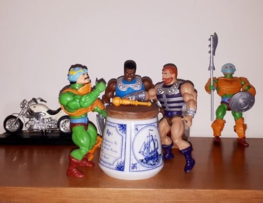Duncan, Clamp-Champ and Fisto hold a council of war.