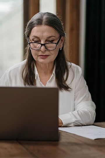 How to reconnect with your intuition - the wise woman archetype