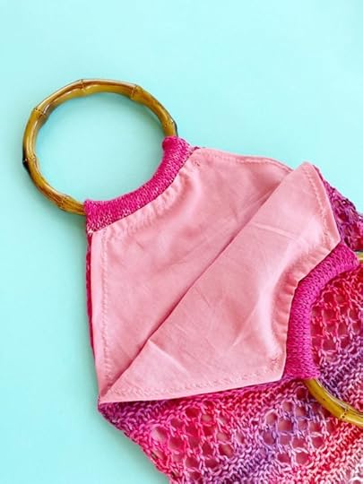 How to attach handles to a knit bag