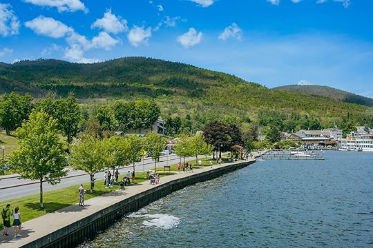 lake-george-village-things-to-do-in-lake-george vilge walkway