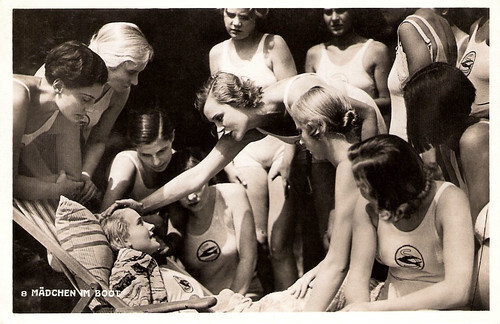 Karin Hardt in Acht Mädels im Boot (1932)