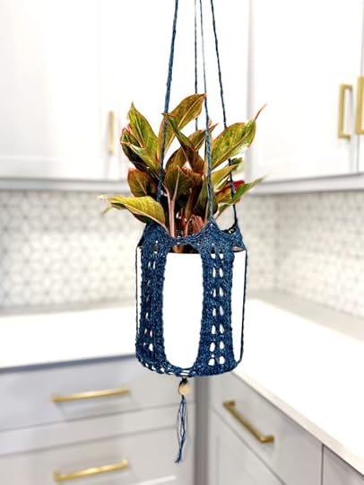 Flora Knit Hanging Planter by Vickie Howell for Yarnyay!