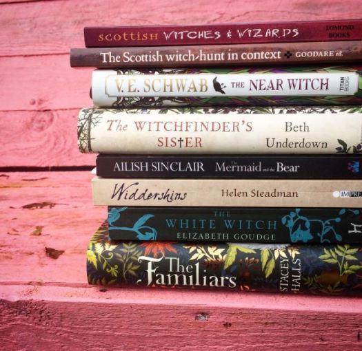 Share you books! Witchy books.